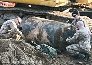 Viterbo - La bomba in via Alcide De Gasperi - Gli artificieri al lavoro