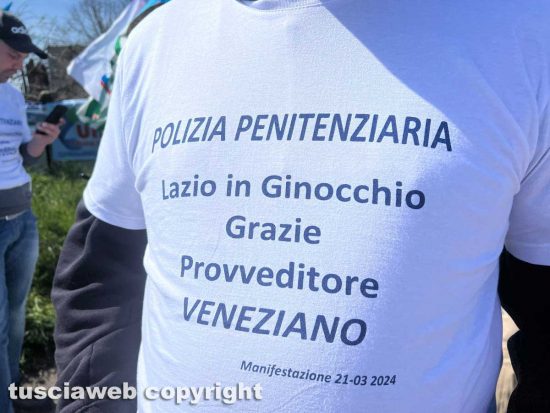 Viterbo -presidio dei sindacati della penitenziaria all’ingresso del carcere Nicandro Izzo