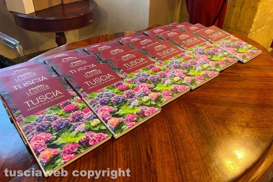 Tarquinia - La presentazione della guida "Tuscia parchi e ville da sogno"