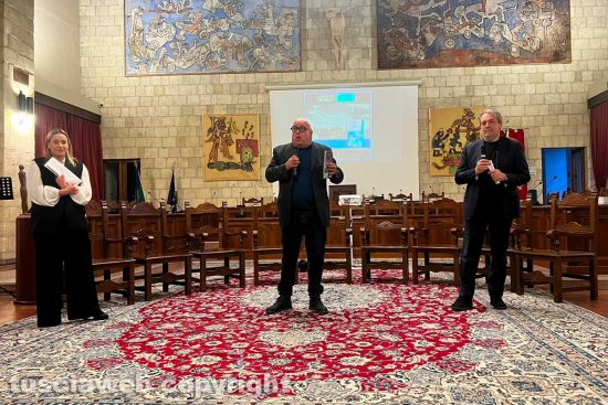 Tarquinia - La presentazione della guida "Tuscia parchi e ville da sogno"