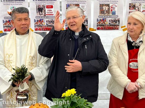 Viterbo - La colazione di Pasqua a Pianoscano - Il vescovo Orazio Francesco Piazza