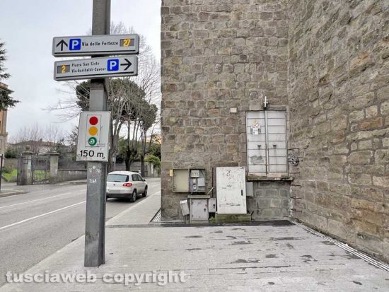 Viterbo - Il contatore lungo viale Raniero Capocci