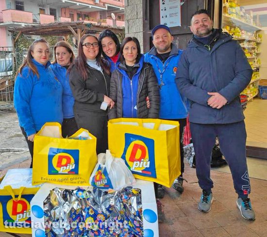 Viterbo - La donazione delle uova di Pasqua all’ospedale Belcolle