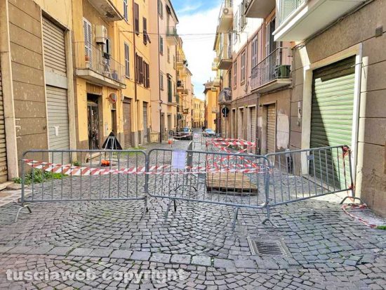 Viterbo - Le transenne in via della Bontà