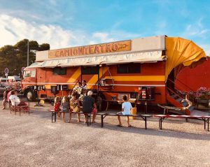 I Teatri mobili della compagnia Girovago&Rondella - camion teatro