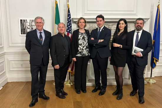 L'inaugurazione della mostra di Stanton
