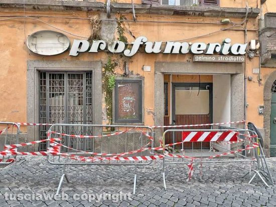 Viterbo - Transenne in via della Pace