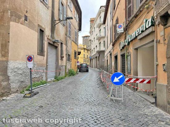 Viterbo - Transenne in via della Pace