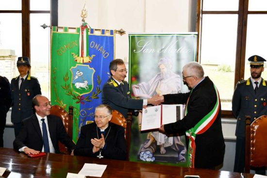 Onano - San Matteo patrono della Guardia di finanza, in comune consegnata la bolla papale di designazione
