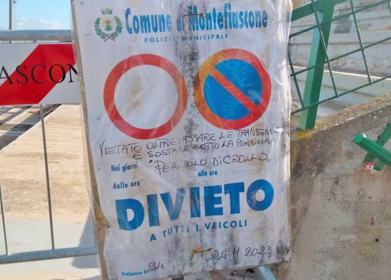 Montefiascone - La parte interdetta delle tribune del campo sportivo