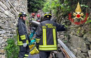 Como - Si ribalta con l'escavatore, muore operaio