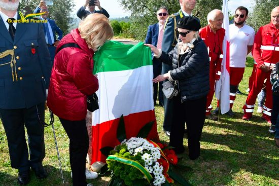 Castiglione in Teverina - Guardia di finanza - La cerimonia di intitolazione di una stele al militare Pierino Corinti