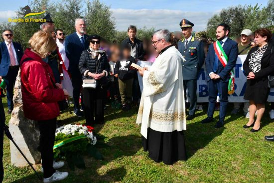 Castiglione in Teverina - Guardia di finanza - La cerimonia di intitolazione di una stele al militare Pierino Corinti