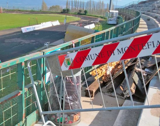 Montefiascone - La parte interdetta delle tribune del campo sportivo