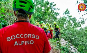 Una squadra del soccorso alpino in azione