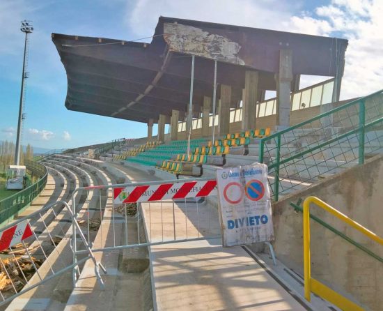 Montefiascone - La parte interdetta delle tribune del campo sportivo