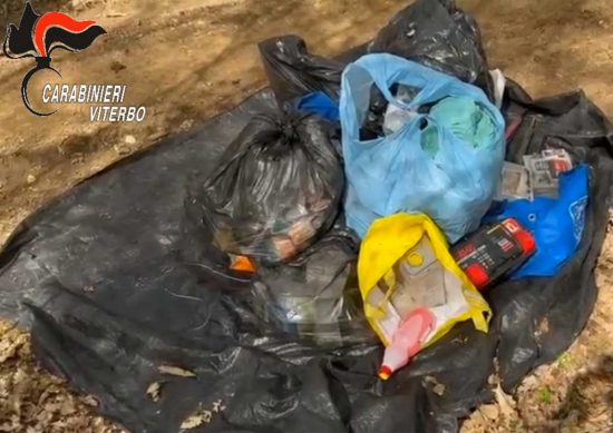 Grotte di Castro - Spaccio nel bosco  - Controlli dei carabinieri - I rifiuti