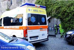 Viterbo - Ambulanza a piazza San Carluccio