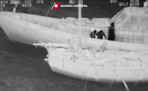 Velista salvato dalla guardia costiera