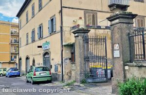 Viterbo - Anziano trovato morto in casa in via Buon Pastore - Intervento della polizia