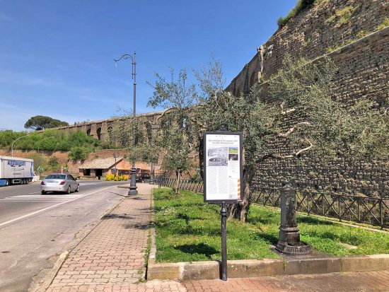 Nepi - Uno dei trenta pannelli sui luoghi del cinema della Tuscia