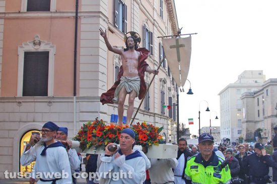 Civitavecchia - La processione del Cristo Risorto