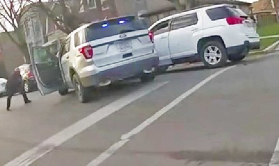 Chicago - Spari della polizia dopo un controllo stradale 