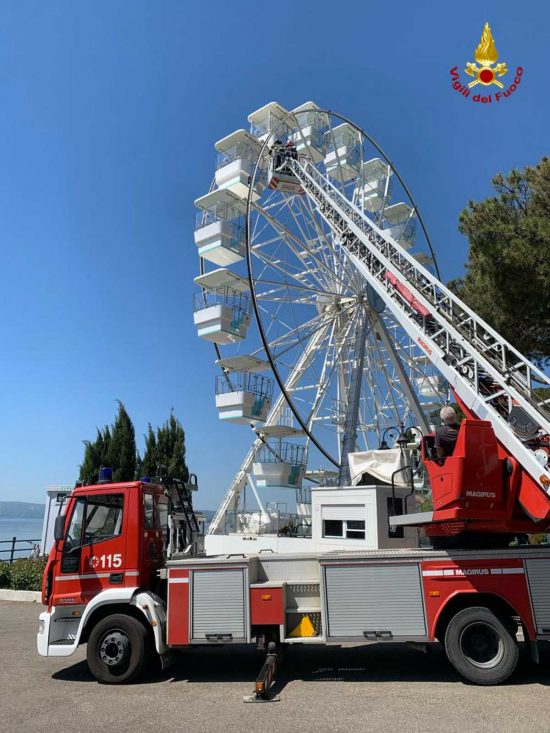 Bolsena - Vigili del fuoco - L'intervento alla ruota panoramica