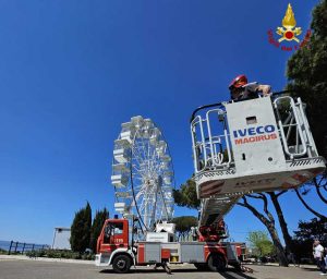 Bolsena - Vigili del fuoco - L'intervento alla ruota panoramica
