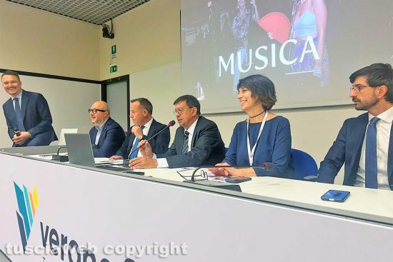 Verona - La presentazione del DiVino Etrusco al Vinitaly