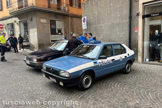 Motori - Il raduno "Auto in divisa"