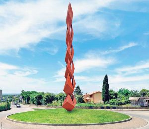 Tarquinia - Il bozzetto della scultura di Claudio Capotondi