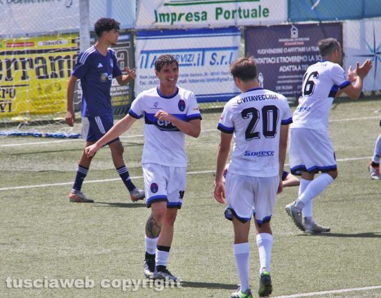 Civitavecchia - L'esultanza della squadra