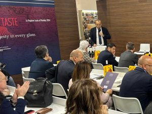 Verona - La riunione al Vinitaly presieduta da Aurigemma
