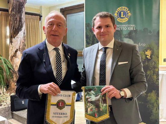 Viterbo - Il governatore distrettuale visita il Lions Club Viterbo e partecipa al convegno di studio sulle api