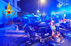 Salerno - Carambola tra auto tra Eboli e Campagna , muoiono due carabinieri