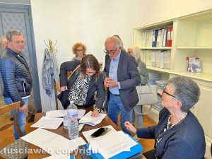 Viterbo - Debiti fuori bilancio - L'opposizione nell'ufficio della segretaria comunale