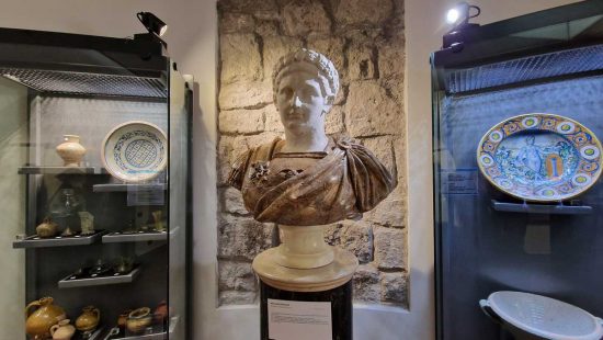 Viterbo - La mostra "Forme e colori nella terra di Tuscia"