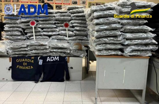 Civitavecchia - Guardia di finanza - Bloccati 300 chili di droga al porto
