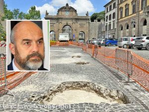 Viterbo - Tornano i lavori a piazza della Rocca - Nel riquadro Stefano Floris