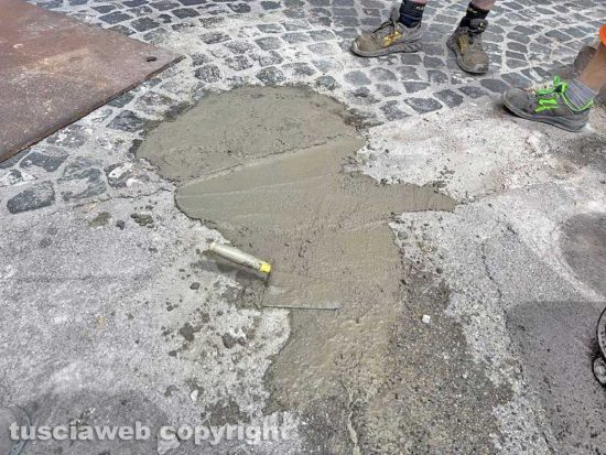 Viterbo - Tornano i lavori a piazza della Rocca