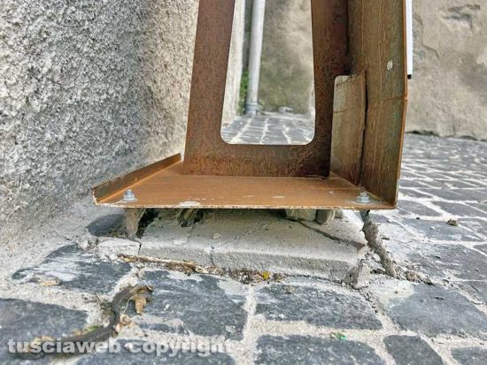 Viterbo - Il defibrillatore in piazza San Faustino
