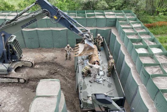 Viterbo - Bomba in via De Gasperi - Le operazioni per il trasferimento dell'ordigno a Monte Romano