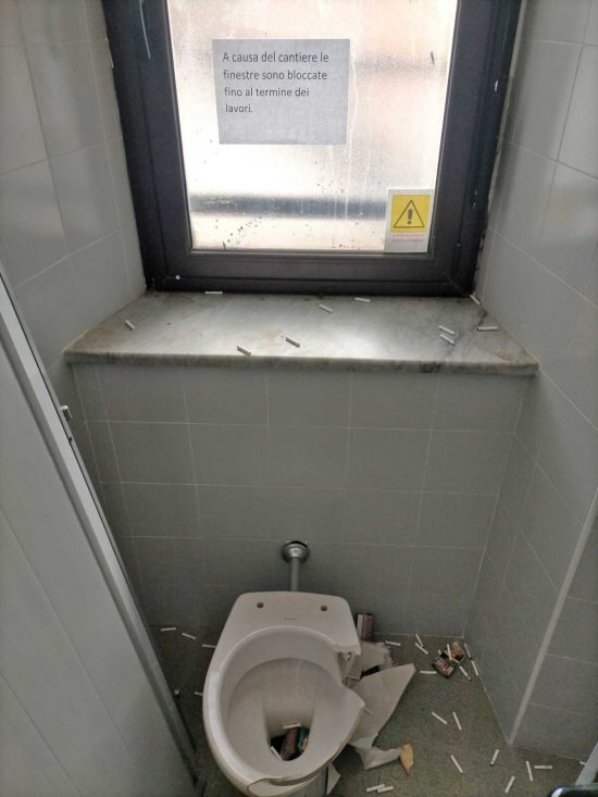 Bagni del Paolo Savi vandalizzati