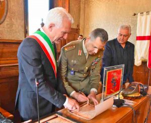 Vetralla - Il conferimento della cittadinanza onoraria all'80esimo Reggimento Roma dell'Esercito italiano