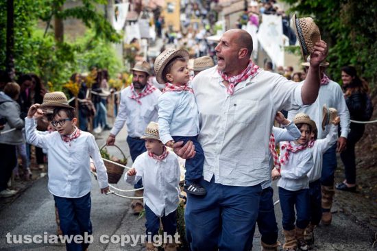 Marta - Festa della Madonna del Monte - Babbo e figlio