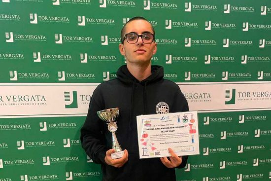 Gabriele Gallù campione regionale ai giochi della Chimica