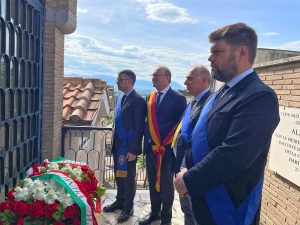 Il presidente della provincia Romoli rende omaggio alla tomba di Aldo Moro