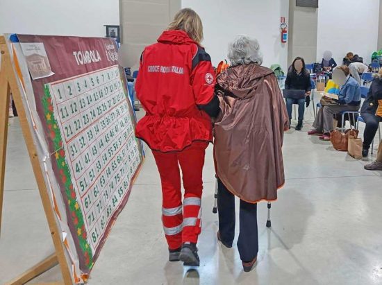 Evacuazione bomba - Volontari della Croce rossa italiana