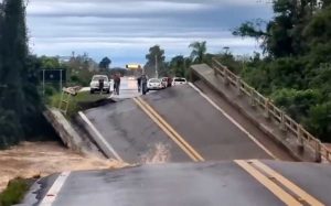 Gramado - Il maltempo distrugge un ponte in Brasile